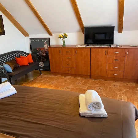 Apartment - Peter