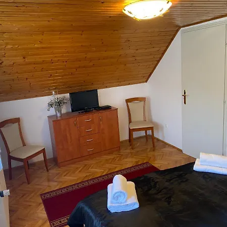 - Peter Apartment Balatonfured