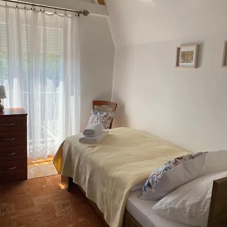 - Peter Apartment Balatonfured